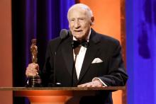 Mel Brooks recibe Oscar honorífico a los 97 años