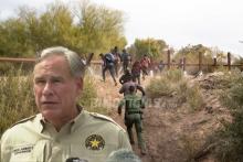 "Haremos todo contra migrantes, menos dispararles", declara el gobernador de Texas