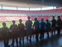 Jóvenes de la Casa DIF Estatal visitan el estadio Akron