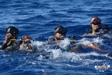 Militares se pierden en el Pacífico durante una práctica acuática