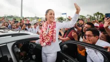 Claudia Sheinbaum llegando a Minatitlán