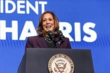 Kamala Harris recauda 200 millones de dólares en una semana