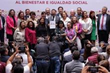  Martí Batres, presentó la Ley del Derecho al Bienestar e Igualdad Social