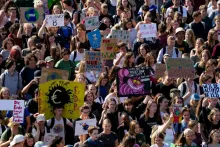 Activistas manifestándose