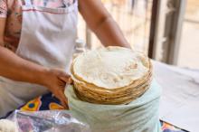 Industria de la tortilla ve dificultades para bajar precio del producto 