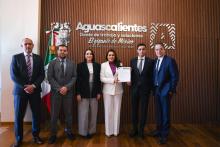 Tere Jiménez y directivos de J. M. Romo 