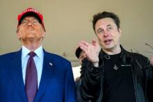 Trump parece aliarse con Musk en debate sobre trabajadores extranjeros.