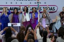 Feminismo: Sheinbaum toma distancia de López Obrador al blindar derechos de la mujer.