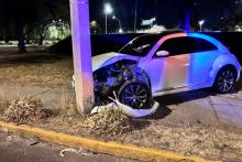 Mujer manejaba su vehículo a exceso de velocidad y en estado de ebriedadn.