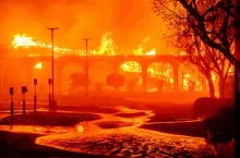 Sube a 24 la cifra de muertos por incendios en Los Ángeles