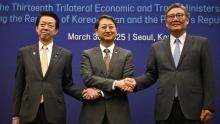 Representantes de China, Japón y Corea del Sur