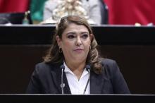 Moni Becerra
