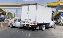 El conductor del auto en el que viajaba se estrelló contra una camioneta que llevaba preferencia de paso