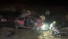 El exceso de velocidad provocó que el conductor perdiera el control del volante y se saliera de la carretera