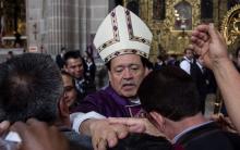 Jueza federal multa al Gobierno de la CDMX por no devolver impuestos al cardenal Norberto Rivera