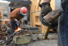 México es el país de la OCDE que más horas trabaja al año; 3 meses sin descanso