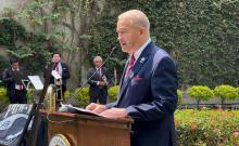 Embajador Ronald Johnson llama a México a enfrentar amenazas