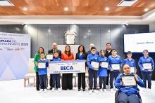 Becas a estudiantes 
