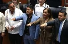 cantante Erasmo Catarino rinde protesta como senador de la República 