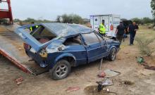 Perdió el control del volante y se salió de la carretera en una zona con un desnivel de casi dos metros