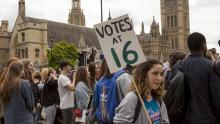 Reino Unido busca reducir la edad de voto a los 16 años en las elecciones
