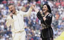 La aparición de Laura Pausini y Robbie Williams en la final del Mundial de Clubes