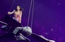 Falla estructura en la que volaba Katy Perry e