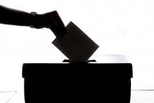 Exrepresentantes del INE piden a Sheinbaum una reforma electoral consensuada