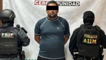 Maestro detenido 