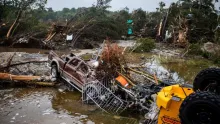 Sube a 52 la cifra de muertos por devastadoras inundaciones en Texas; 15 eran niños
