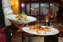 Restauranteros preparan para las 40 horas, pero piden libertad en horas extra