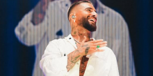 Maluma regaña a fan por llevar a bebé a su concierto