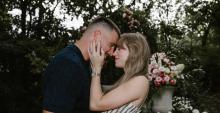 Suegro de Taylor Swift revela detalles del compromiso de Travis Kelce y la cantante 