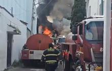 Incendio en fábrica de colchones 