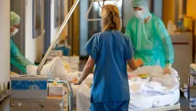 Francia pide a hospitales prepararse para un conflicto armado