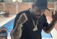 Emiliano Aguilar exhibe mensaje donde Nodal le dice "mantenido"