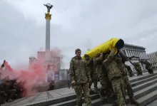 Ucrania recibe de Rusia los restos mortales de otros mil soldados caídos