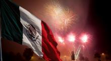 Sheinbaum llama a mexicanos en EE.UU. a celebrar fiestas patrias con precaución ante posibles redadas