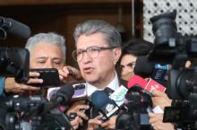 Ricardo Monreal propone prohibir la venta de bebidas energizantes a menores de edad