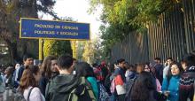 Desalojan a alumnos de la Facultad de Ciencias Políticas de la UNAM por amenaza de bomba