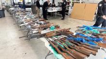 Padre e hijo intentaron ingresar al menos 400 armas a México