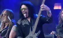 Hospitalizan a Genne Simmons de Kiss tras accidente automovilístico