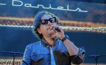 Vocalista de Los Daniels anuncia su salida del grupo y explota contra sus compañeros 