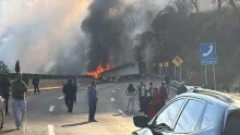 Choque entre pipa y tráiler provoca incendio y cierre de autopista México–Puebla