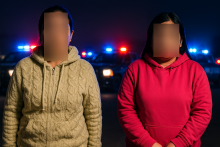 Elementos de la Policía Estatal y personal de la FGR pusieron a disposición a dos mujeres detenidas en el lugar 