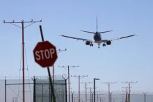 Estados Unidos anuncia el fin de las restricciones aéreas y operaciones normales a partir del lunes