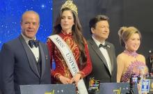 Presidente de Miss Universo responde a acusaciones de fraude