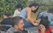 Nodal se suma a los Aguilar y entregan juguetes en Tayahua, Zacatecas