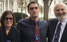 Detienen al hijo del director Rob Reiner como sospechoso de la muerte de sus padre 