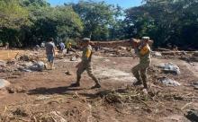 Tras lluvias en Veracruz, Defensa aplica plan DN-III-E en dos municipios; inician limpieza y retiro de lodo